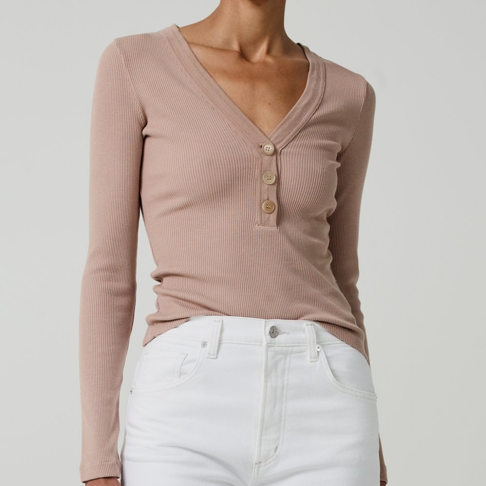 😍Debut top button down Medium